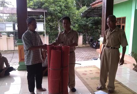 PENYERAHAN FASILITAS KEGIATAN TPA 